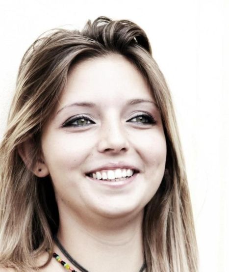 Bracciano, giallo sulla morte di una 16enne annegata nel lago. Ancora nessun indagato. Martedì i funerali