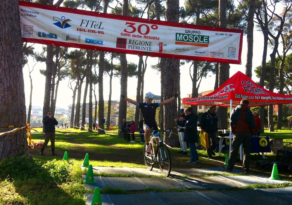 Ciclismo – Ciclocross: il biancoceleste De Nicola fa il vuoto al Parco Pineta Sacchetti