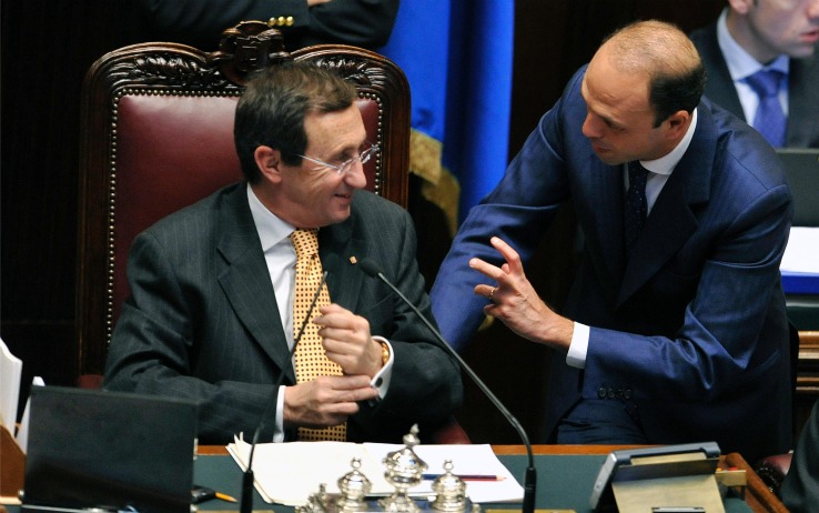 Pdl, Fini si inserisce tra Berlusconi e Alfano: “Il rapporto col Governo Monti è il banco di prova per creare una pagina nuova tra i moderati”