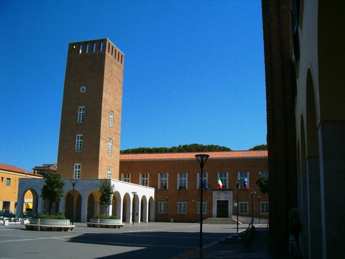 Pomezia, scritte antisemite all’ingresso del liceo Pascal