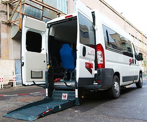 Dall’Atac arrivano nove nuovi pulmini per i disabili