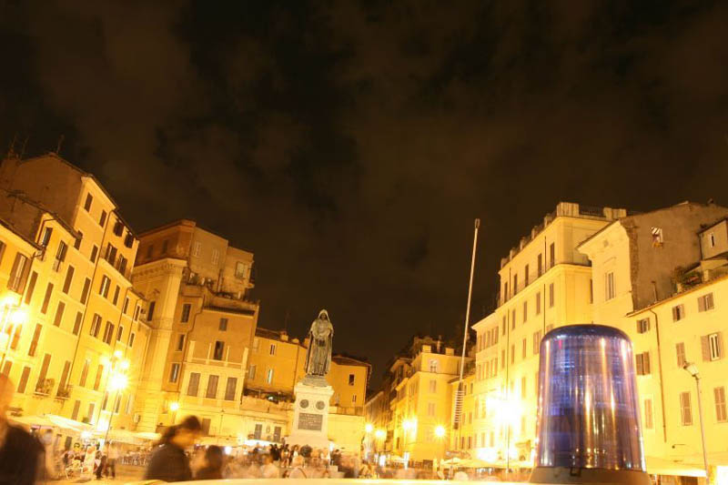 Movida, “urge nuovo modello di città”