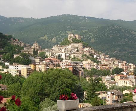 Voragine in via dei Monasteri a Subiaco, interviene Magistratura