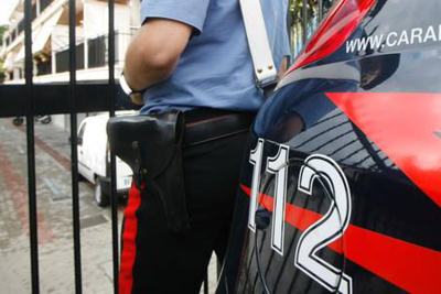 Guidonia, forza il posto di blocco. Inseguito e arrestato dai Carabinieri