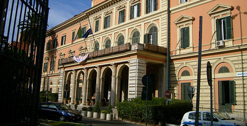 Sopralluogo Polverini all’Umberto I. Non ci sono infiltrazioni d’acqua