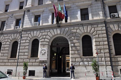 La Questura di Roma racconta gli abusi