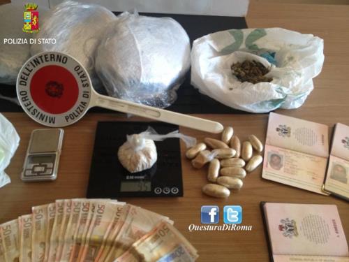 Smantellata base dello spaccio a Tor Bella Monaca