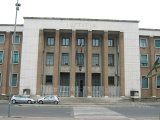 Ruba un cellulare in Tribunale, arrestato