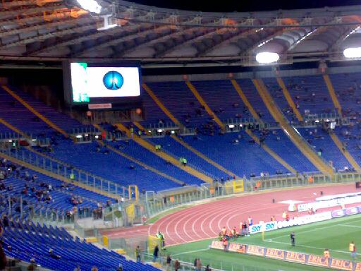 Lazio, Curva Nord chiusa per razzismo: il club ricorre e i tifosi alzano la voce