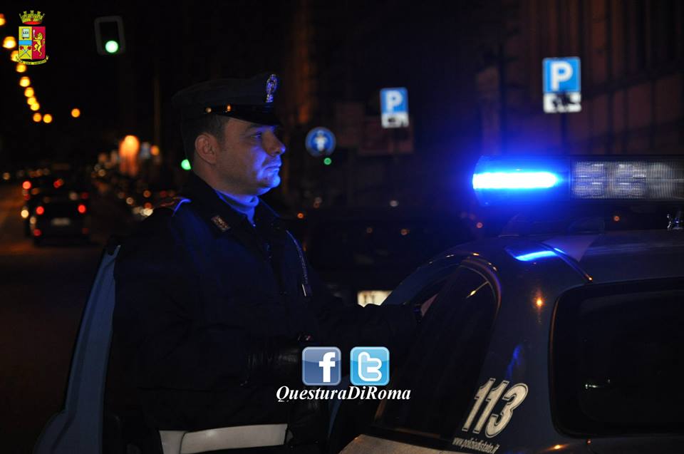 Sorpreso sotto casa della ex con una tanica di benzina. Il giorno successivo le incendia l’auto