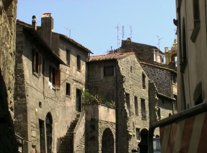 Viterbo, il sindaco Arena sulla gestione della piscina comunale