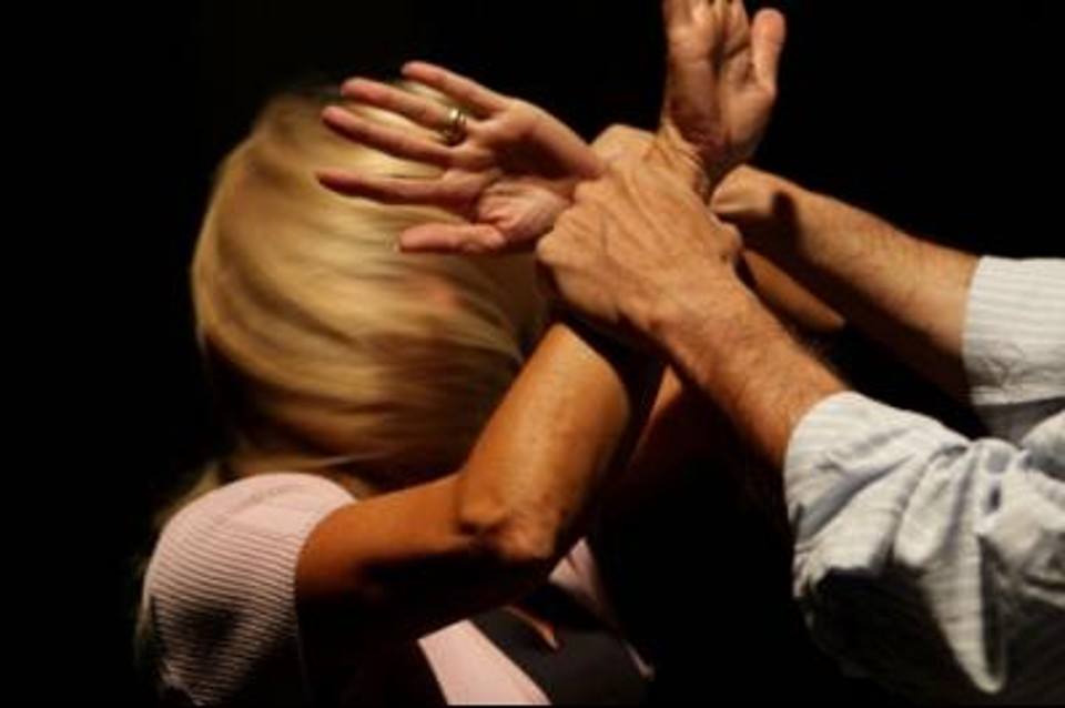 Genzano: dopo mesi di violenze alla moglie, romeno allontanato d’urgenza dalla casa familiare