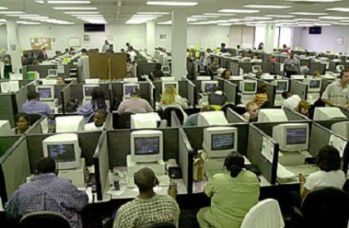 Lavoratori dei call center in protesta: “Il Governo dia risposte immediate”