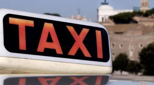 ROMA, “SI A TAXI SU FORI IMPERIALI”