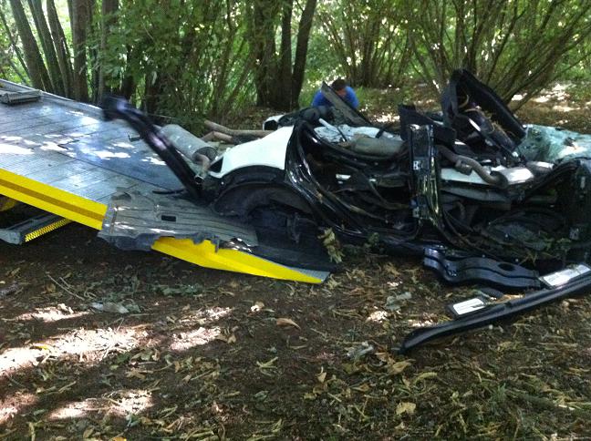 Carcasse di automobili nei boschi dei Castelli Romani
