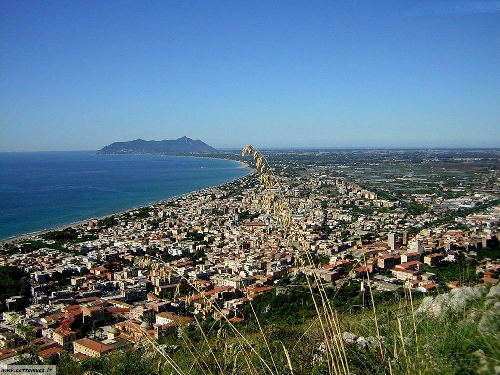 Terracina, ripulito lo sgrigliatore di localita’ Passerelle