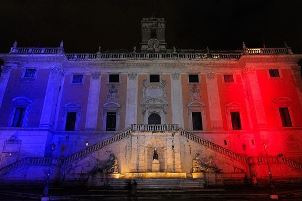 Strage di Nizza, la bandiera francese sul Campidoglio