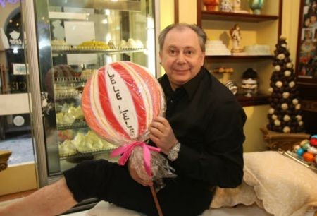 Lele Mora ricorda Villaggio e difende Giletti