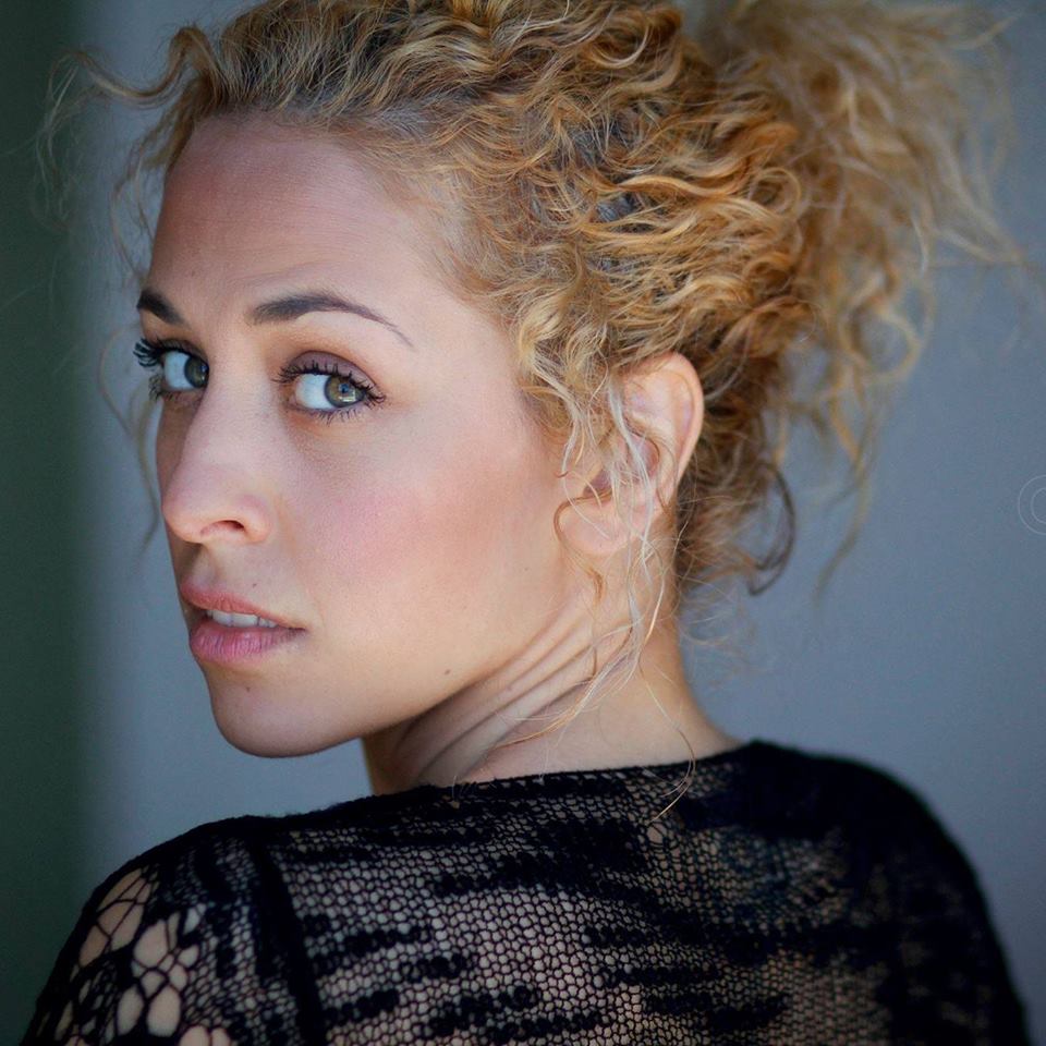 L’INTERVISTA – Talento, bellezza e beneficenza. Elena Starace si racconta