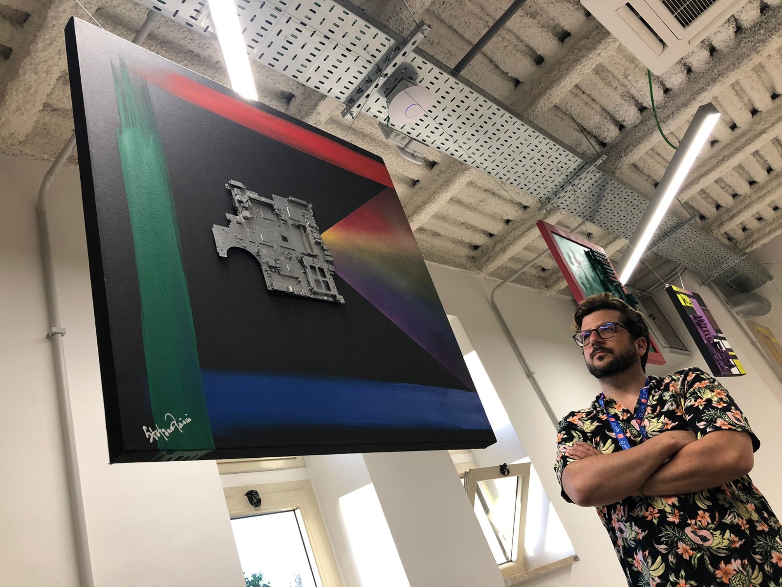 Il trashware come forma d’arte: vecchi hard disk e pc vintage diventano quadri