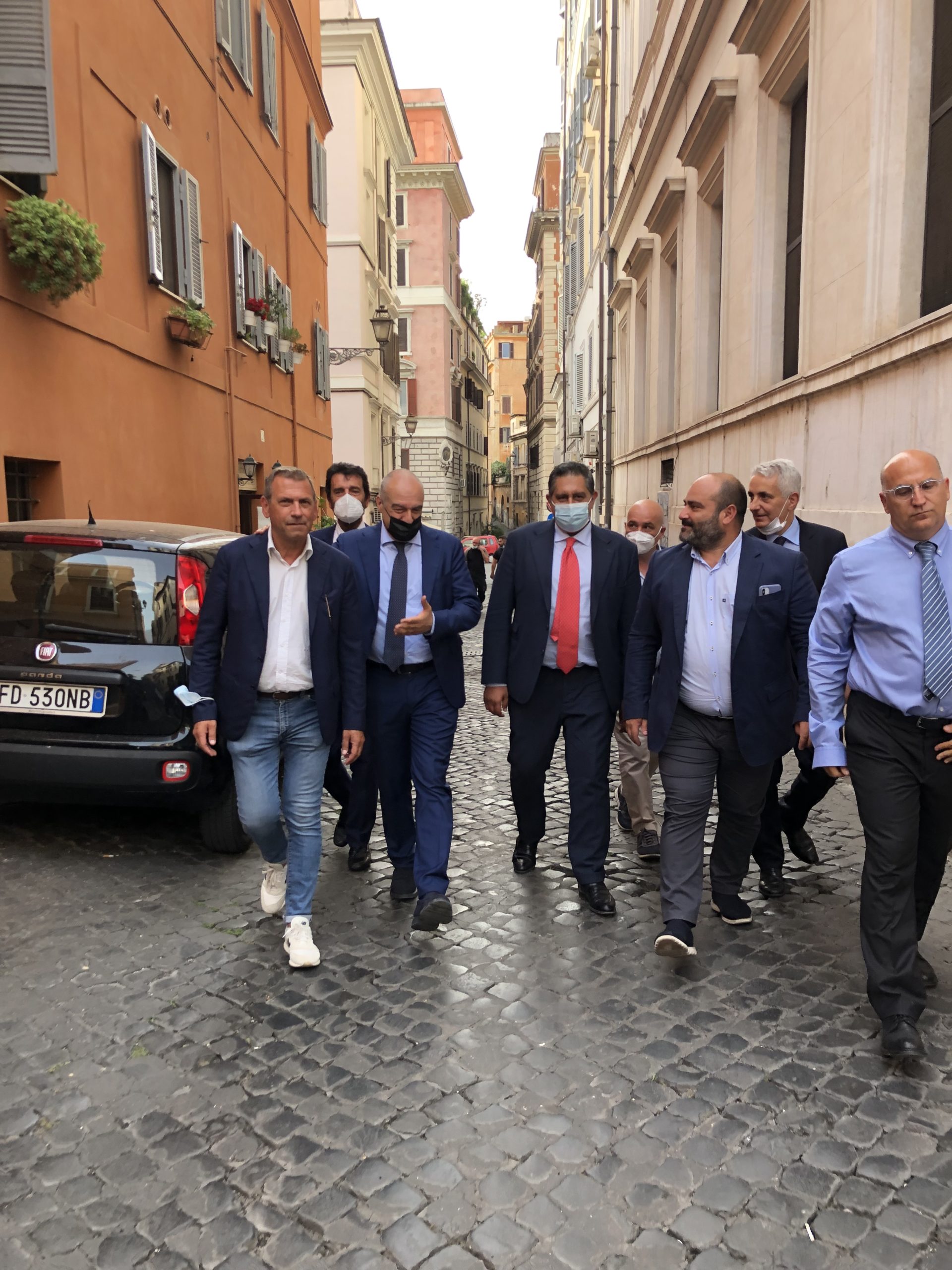 ROMA, PALOZZI-ABBRUZZESE: “PROFICUO INCONTRO CON TOTI E MICHETTI PER RILANCIO CAPITALE” ROMA, PALOZZI-ABBRUZZESE: “PROFICUO INCONTRO CON TOTI E MICHETTI PER RILANCIO CAPITALE”