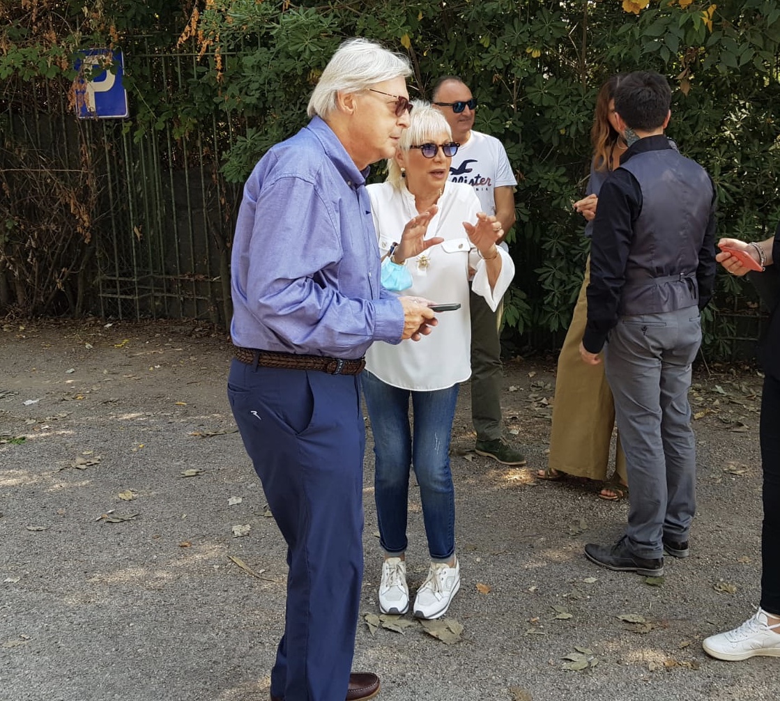 Roma, sopralluogo di Rivoluzione Animalista e Sgarbi nel canile di Ponte Marconi