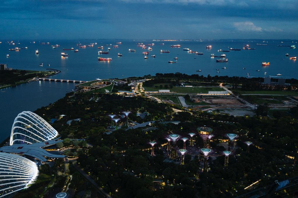 A Singapore per immortalare “NeWater”: il nuovo scatto sostenibile di Guindani per Banca Generali