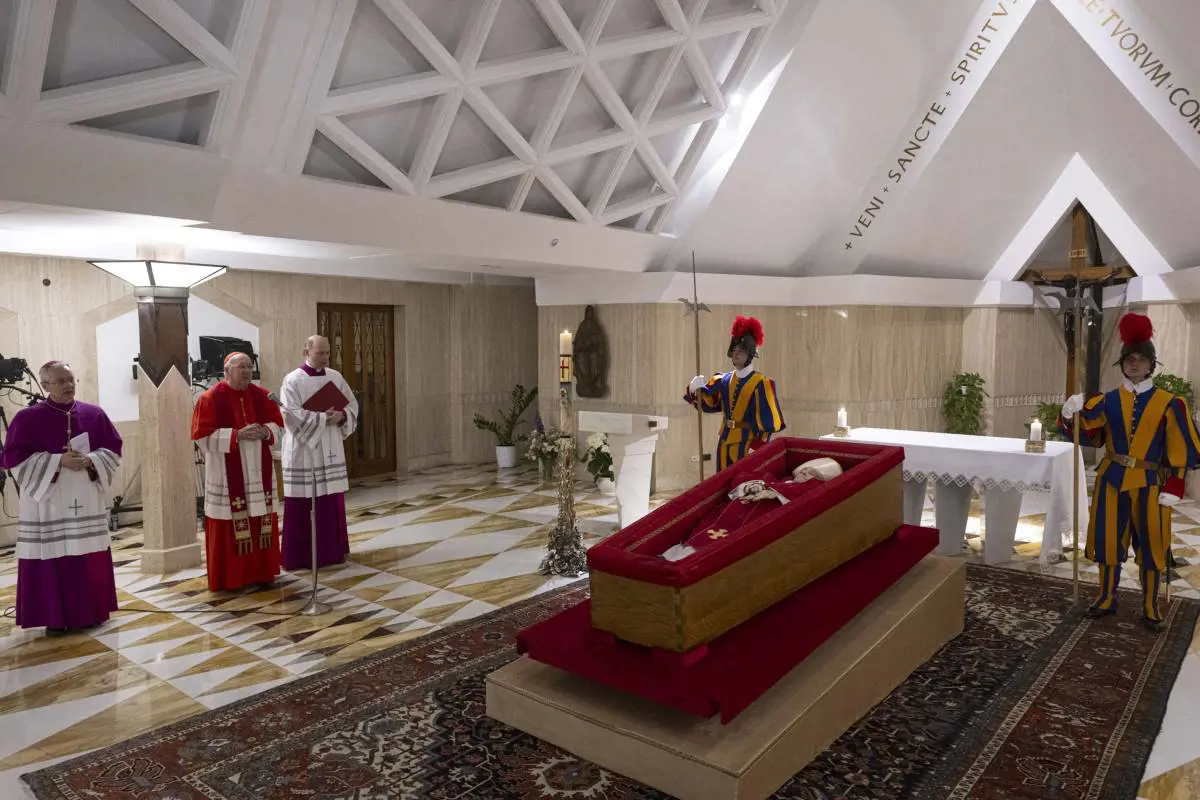 Papa Francesco è morto: il mondo piange un pontefice di umiltà e coraggio
